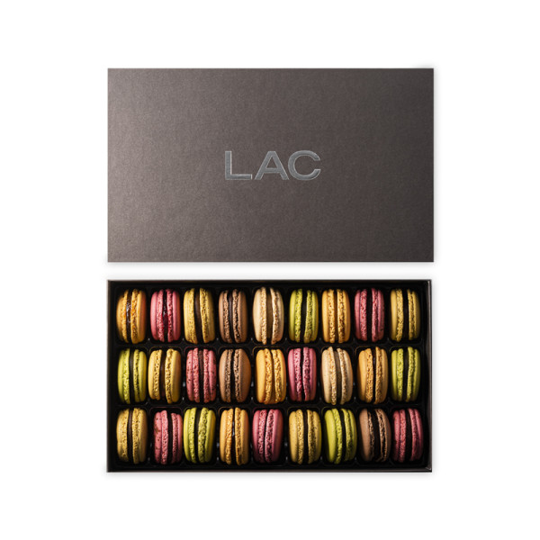 Macaron Gift Box: 27 macarons - Lac Chocolatier